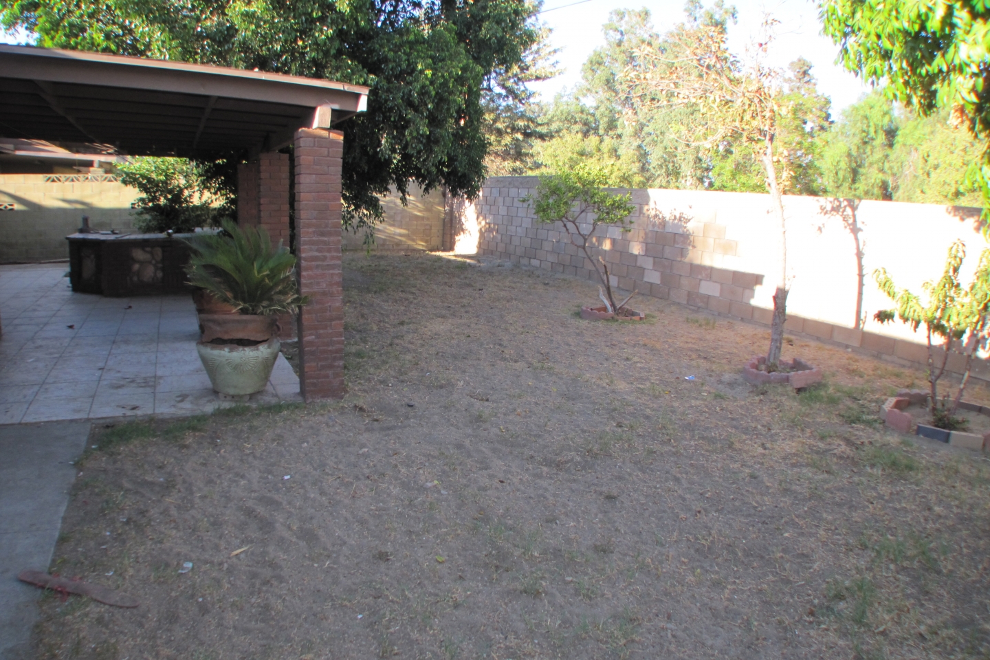 8867 WILLIAMS RD FONTANA CA 92335
