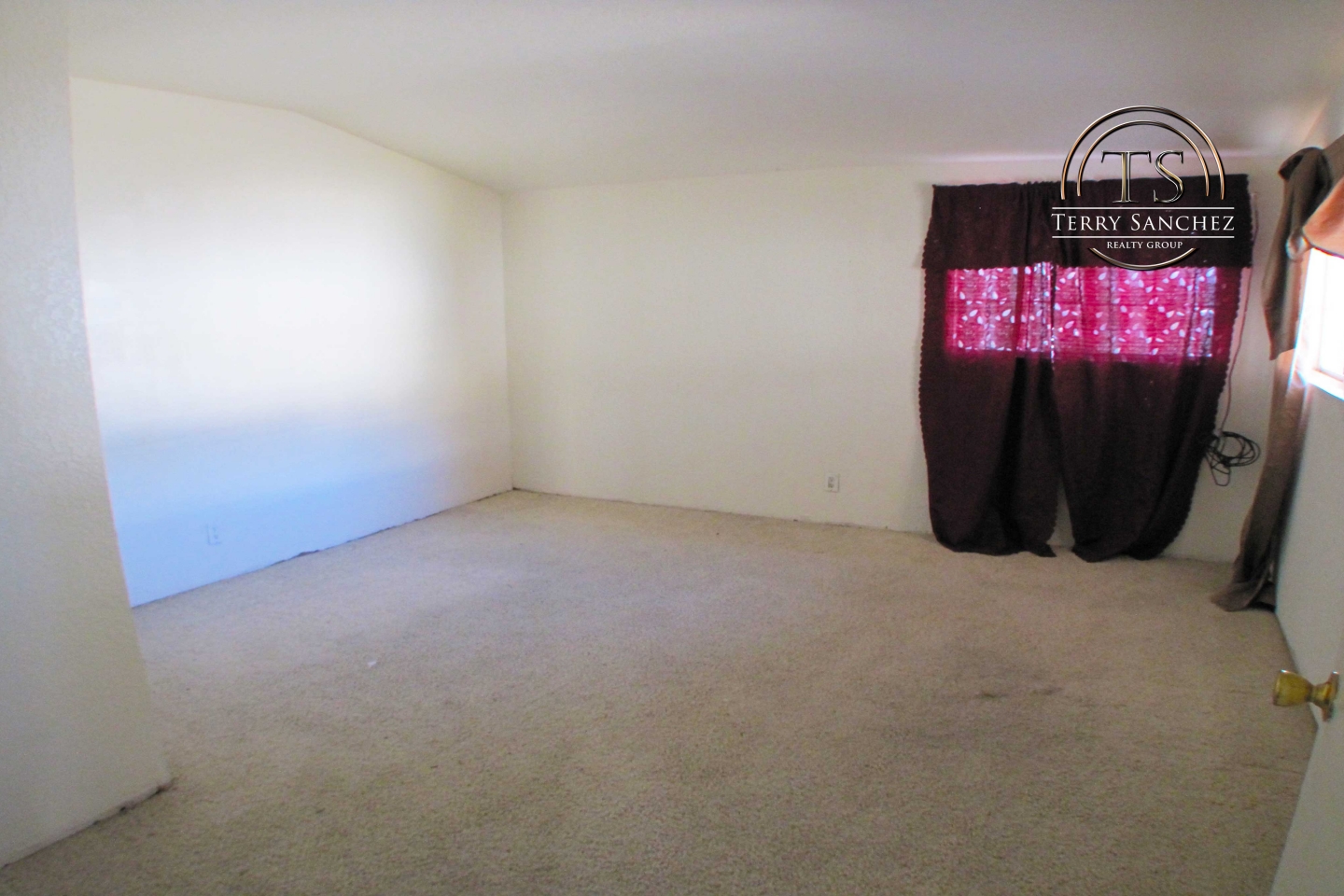 HOME FOR SALE IN SAN BERNARDINO CA 92407 BY REAL ESTATE BROKER TERRY SANCHEZ $260,000 WITH 4 BEDROOMS 2 BATHROOMS