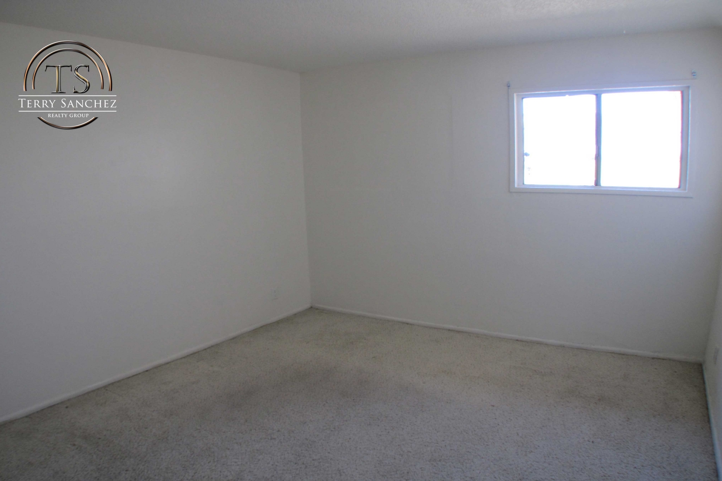 HOME FOR SALE IN SAN BERNARDINO CA 92407 BY REAL ESTATE BROKER TERRY SANCHEZ $260,000 WITH 4 BEDROOMS 2 BATHROOMS