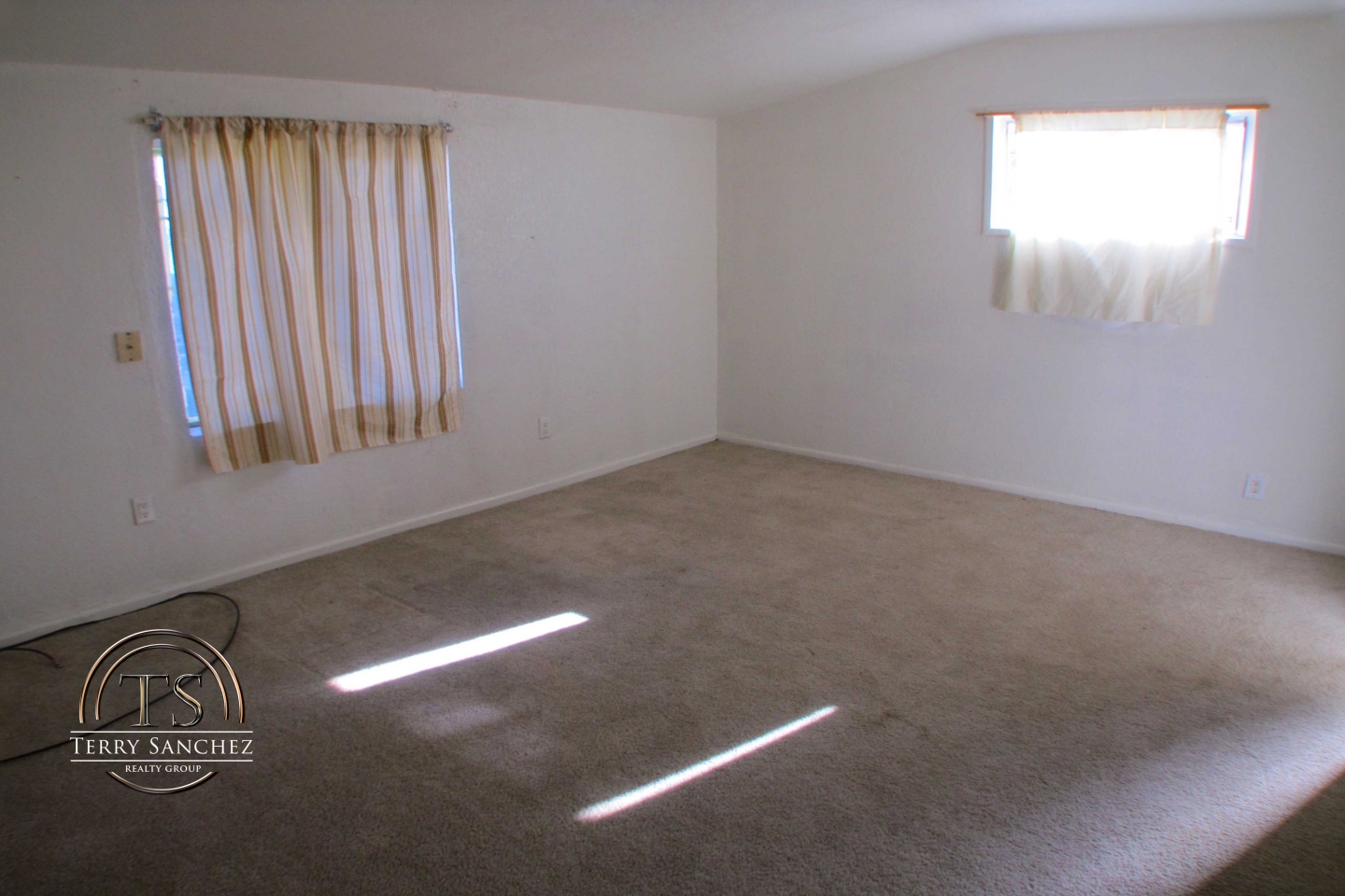 HOME FOR SALE IN SAN BERNARDINO CA 92407 BY REAL ESTATE BROKER TERRY SANCHEZ $260,000 WITH 4 BEDROOMS 2 BATHROOMS