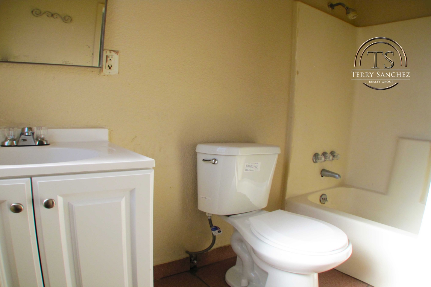 HOME FOR SALE IN SAN BERNARDINO CA 92407 BY REAL ESTATE BROKER TERRY SANCHEZ $260,000 WITH 4 BEDROOMS 2 BATHROOMS
