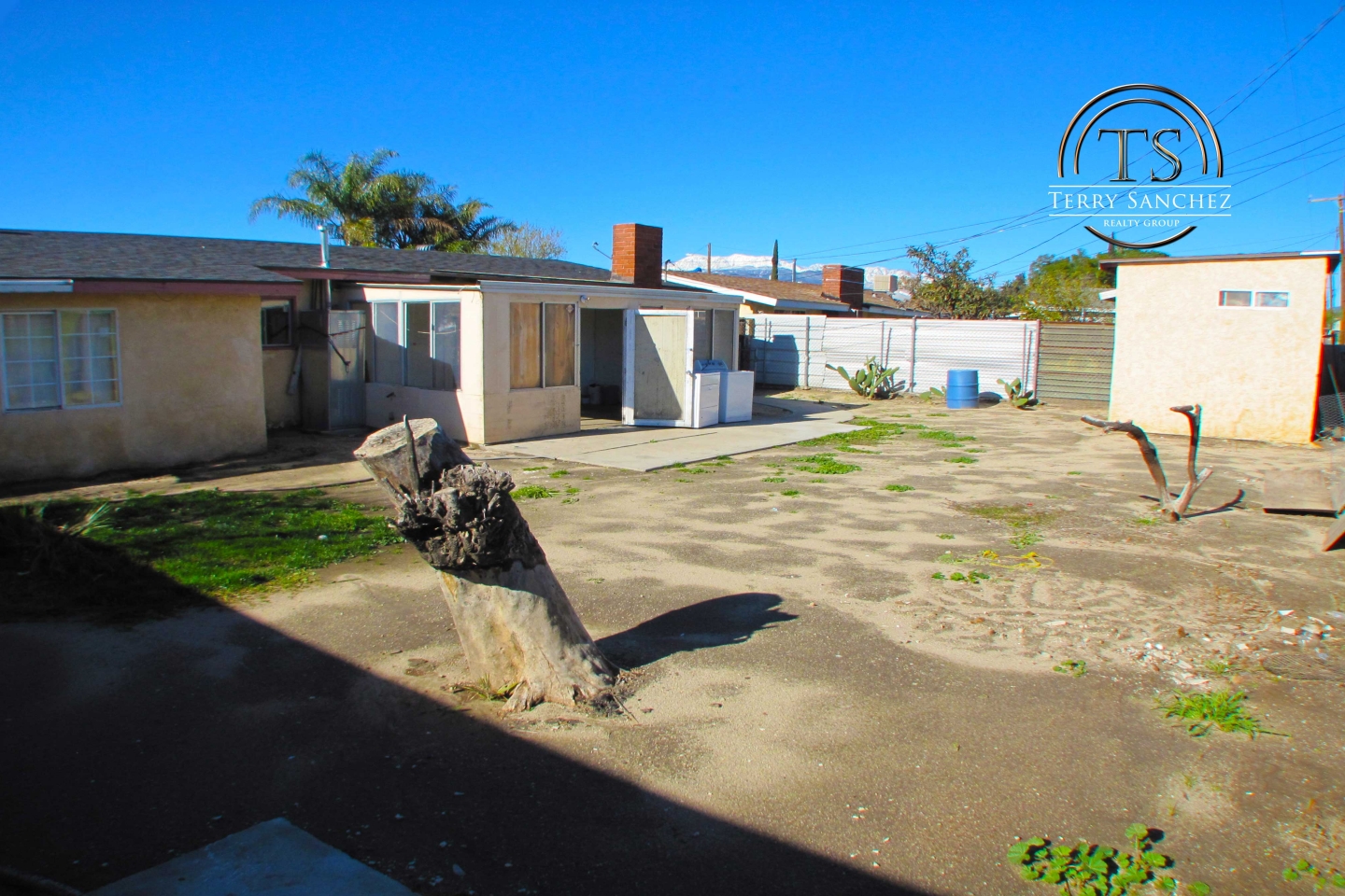 HOME FOR SALE IN SAN BERNARDINO CA 92407 BY REAL ESTATE BROKER TERRY SANCHEZ $260,000 WITH 4 BEDROOMS 2 BATHROOMS