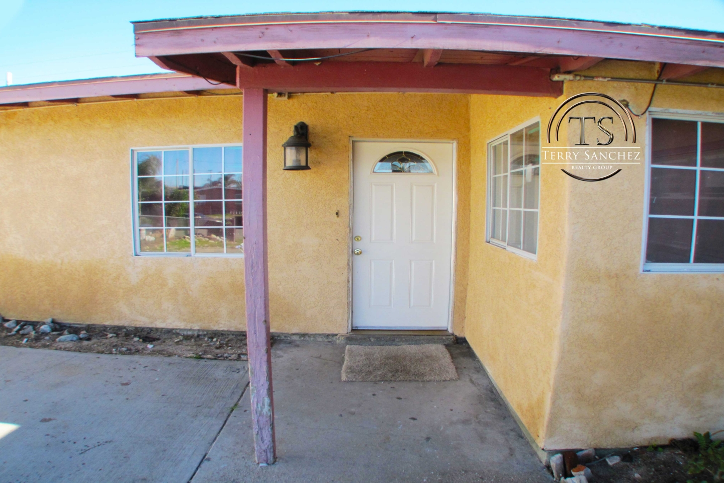 HOME FOR SALE IN SAN BERNARDINO CA 92407 BY REAL ESTATE BROKER TERRY SANCHEZ $260,000 WITH 4 BEDROOMS 2 BATHROOMS